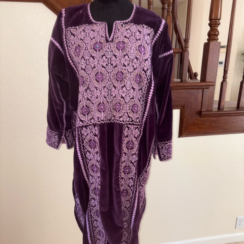 Hand Embroidered tatreez thob thoub thobe
Palestinian dress